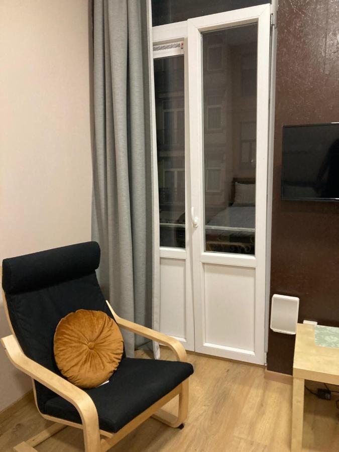 Superbe Studio Au 1Er Etage, Proche De La Gare Du Midi 布鲁塞尔 外观 照片