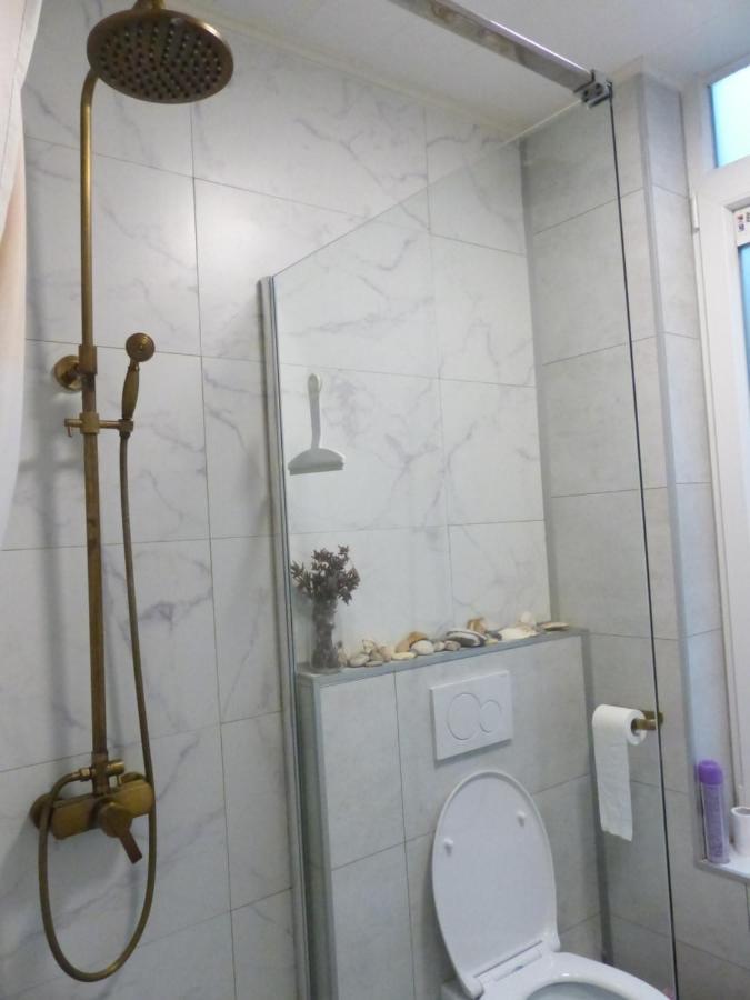 Superbe Studio Au 1Er Etage, Proche De La Gare Du Midi 布鲁塞尔 外观 照片