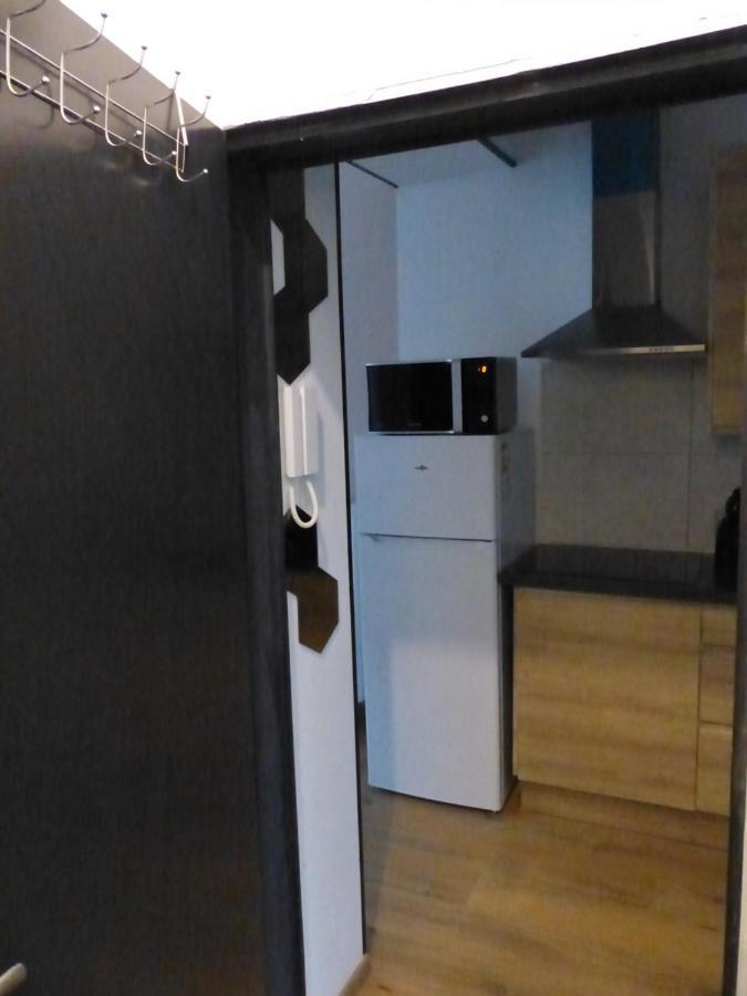 Superbe Studio Au 1Er Etage, Proche De La Gare Du Midi 布鲁塞尔 外观 照片